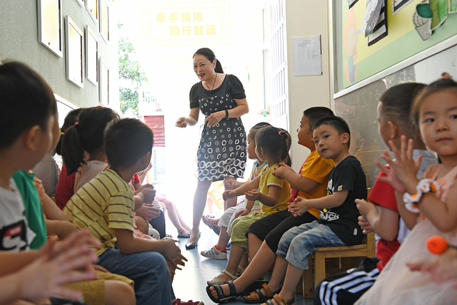 幼师一个月大概多少钱一个月，幼师工资多少一个月（“铁饭碗”哪有这么低的待遇）