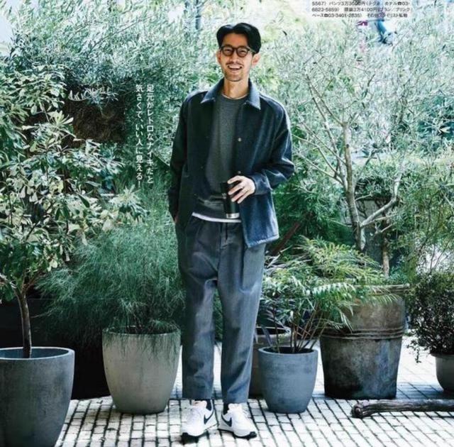 圆脸男生适合的发型，圆脸男生适合什么发型（又到了男生扎堆理发的季节）