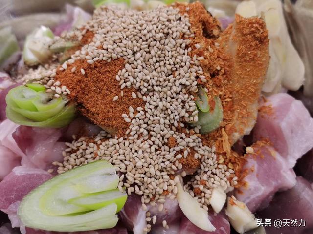 牙签肉的做法，外酥内嫩、酥香可口的牙签肉（牙签牛肉串的做法步骤）