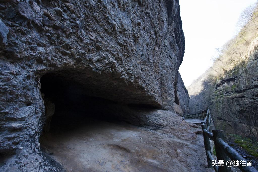 皖西大裂谷风景区，六安皖西大裂谷风情谷（罕见的山裂奇观）