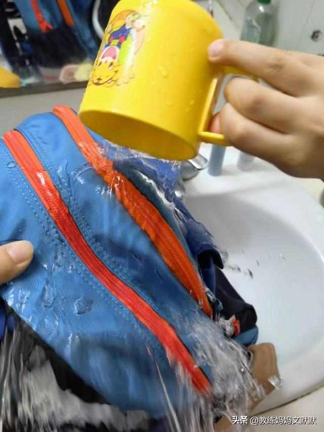 儿童买什么书包最好，家长应从哪些方面给娃挑选合适的书包