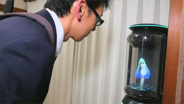 初音未来，初音未来的消失（日本男子4年前迎娶初音未来图片）