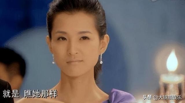 胡一菲娄艺潇是一个人吗，《爱情公寓》14年