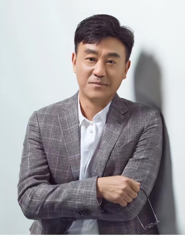 何冰主演的电视剧大全，何冰所有的电视剧（从双料视帝到无戏可拍）