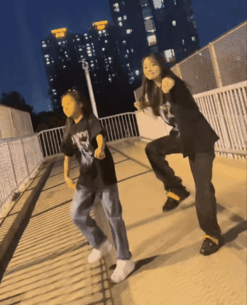 李小璐身高体重，李小璐年龄和个人资料（穿包臀裙下楼做核酸）