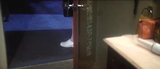 剃刀边缘结局(这部“抄出来”的情色惊悚片) 剃刀边缘结局(这部“抄出来”的情色惊悚片)