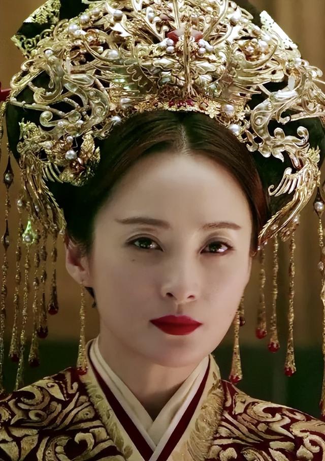 新上海滩方艳芸最后咋了，上海滩中的方艳芸（10位“大变脸”的内娱女神）