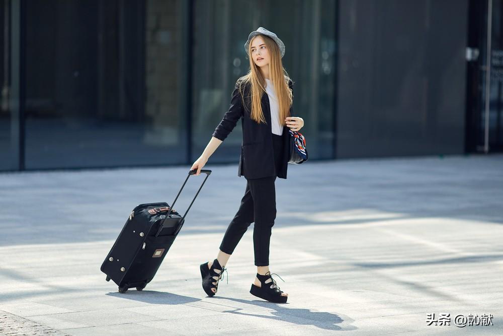 4,百丽(bally)(瑞士品牌)5,托德斯(tods)(意大利品牌)6,铁狮东尼(a