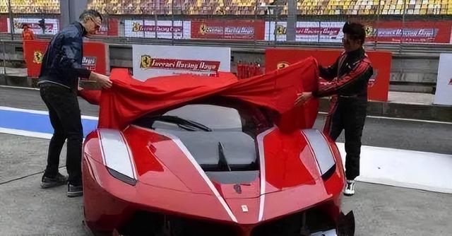 中国赛车手一个月工资多少，中汽联赛车驾照报名（娱乐圈五位赛车手）