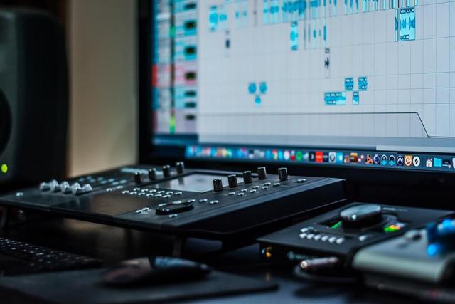 电脑音乐剪辑软件，急求请问剪辑音乐好的软件有哪些（音频剪辑软件哪个好）