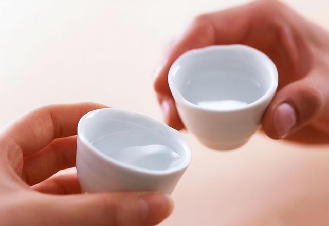 喝酒不醉的方法，怎么喝酒不醉的小技巧（喝酒不醉的诀窍）