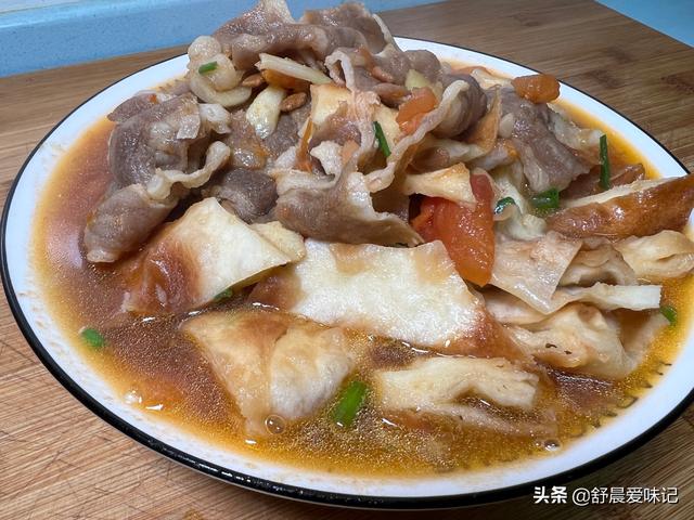 家常烩饼的做法，烩饼家常简单做法（饼块咸香入味不软烂）