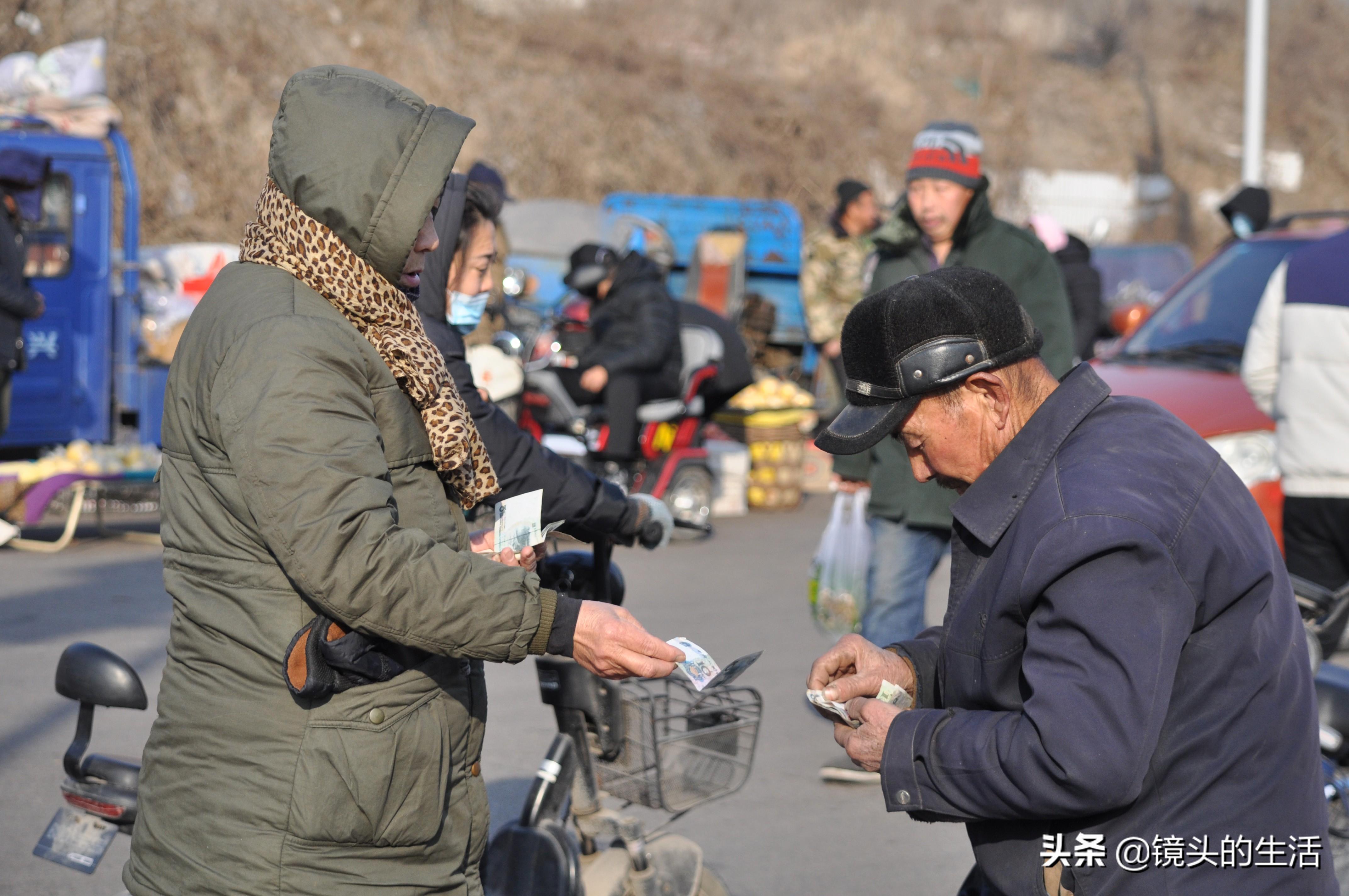 红豆多少钱一斤，今日免价是多少钱一斤（72岁大爷骑行五十里地）