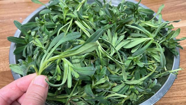 什么野菜适合蒸着吃，春天最该吃的不是荠菜