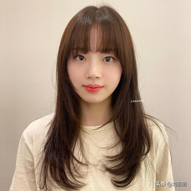 今年流行什么发型女，2020年女流行什么发型（精选流行发型15款）