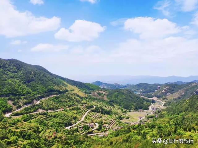 李白梦游天姥吟留别中的天姥山位于哪里啊，天姥山在哪里（正宗天姥山到底在新昌还是仙居）