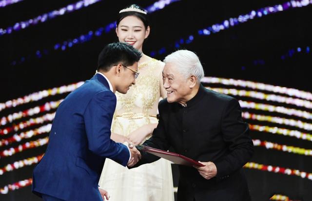 牛犇的儿子上我不是明星舞台，“金牌配角”牛犇