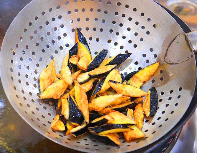 怎样做烧茄子、烧茄子的做法，烧茄子的做法 烧茄子怎么做（茄子的5种素烧做法）