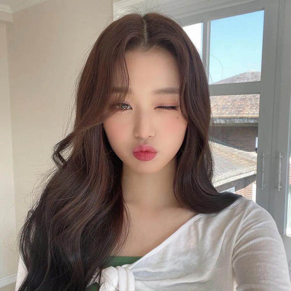 什么颜色头发显白好看减龄,6款颜色的头发最好看显白年轻