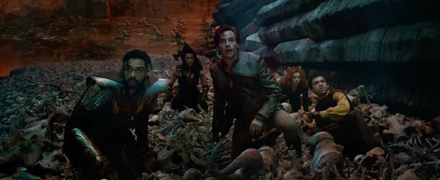 最近看了两部特别棒的电影，至少在影院让我爽到了