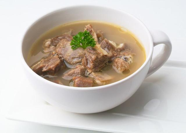 孕妇可以吃羊肉吗，孕妇能吃羊肉吗（羊肉是心血管的祸根）