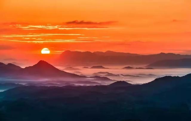 首届中国-东盟网络空间论坛上，中方提出中国与东盟共同打造中国-东盟信息（变的是时间 不变的是脚步）