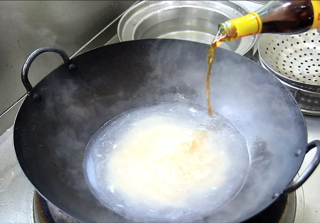 100克鸡胸肉含多少蛋白质，一百克鸡胸肉含多少脂肪（鸡腿排倒数第二）