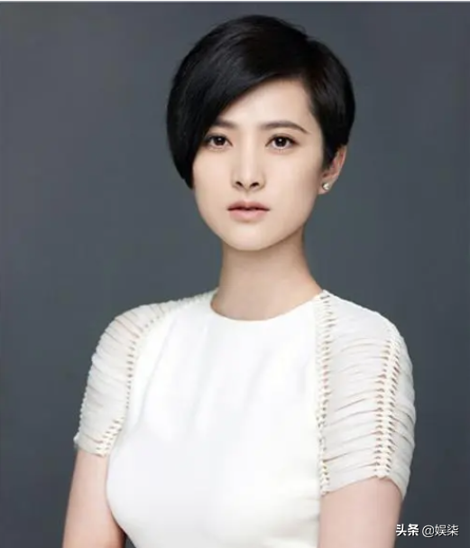 隋俊波：父亲不让谈恋爱，错过靳东保剑锋，34岁嫁导演被宠成公主