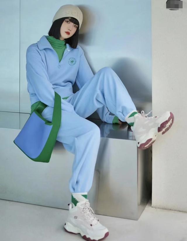 蓝色配什么颜色比较好看，天蓝色配什么颜色好看（蓝色搭配这6个颜色）