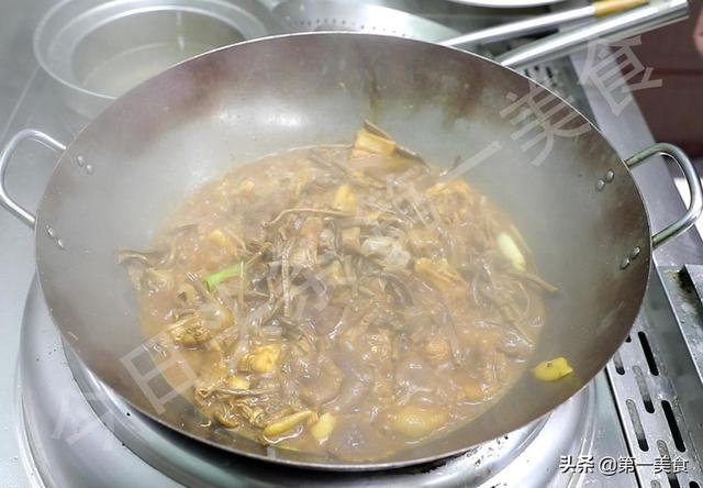 东北乱炖都有什么菜，东北乱炖是东北哪里的菜（东北的四大“硬菜”）