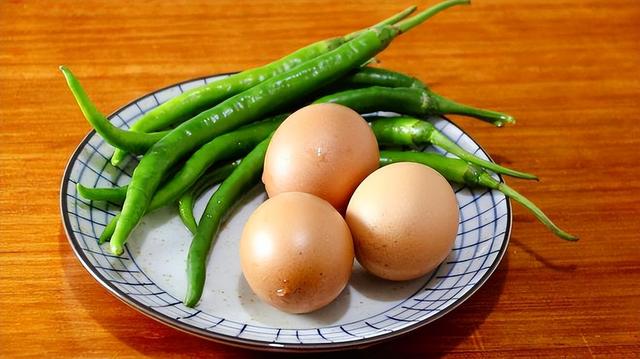 青椒辣吗，薄皮青椒辣吗（不同的辣度适合做不同菜）