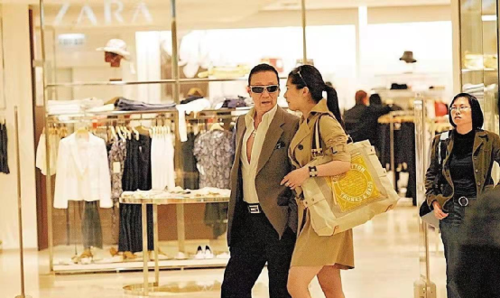 谢贤前女友Coco：用12年青春换来2000万分手费，36岁的她怎么样了