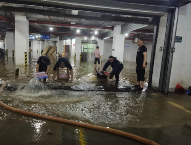 如何选择地下车位，如何选择地下车位置（买车位选地上车位还是选地下车位）