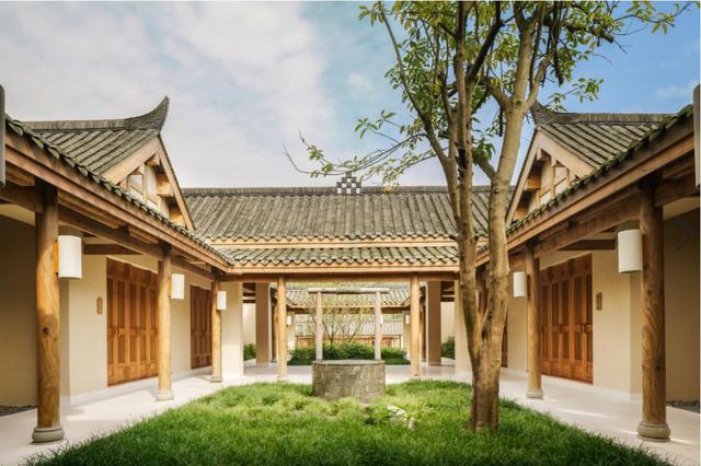 青城山旅游，青城山旅游图（赏千年银杏、观层林尽染、泡山间温泉......顶奢配置慢生活尽在青城山～）