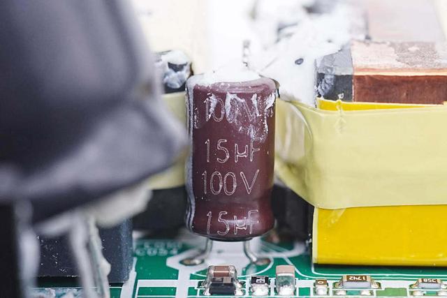 电脑适配器是什么，什么是适配器（拆解联想100W电源适配器看看用料）