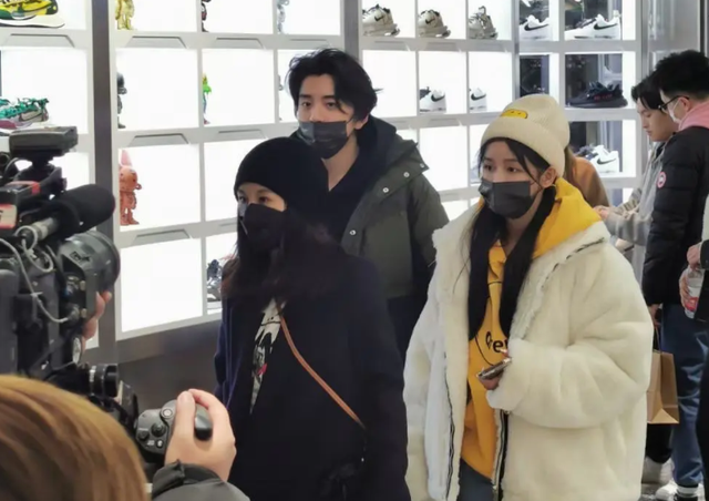 王大陆结婚了吗，王大陆和蔡卓宜的恋情是真的吗（公开情侣身份秀恩爱）