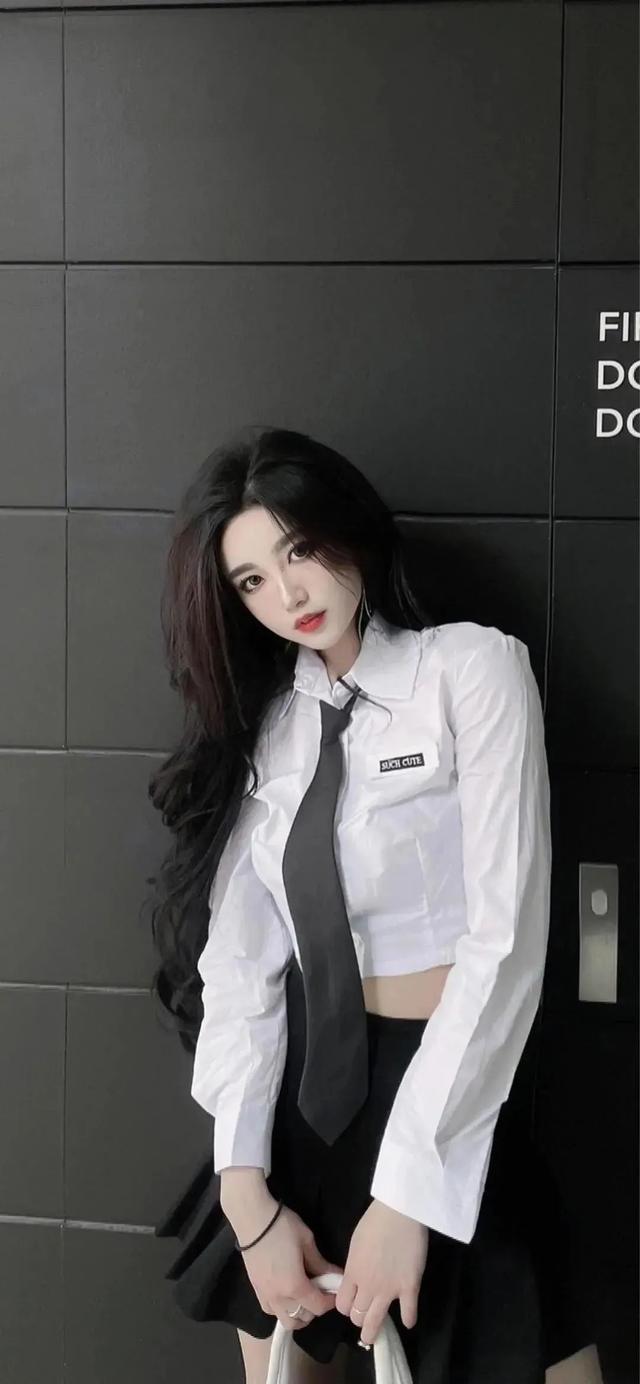 碎花裙女生头像，部位穿小裙子的女生头微信（每日壁纸，小裙子）