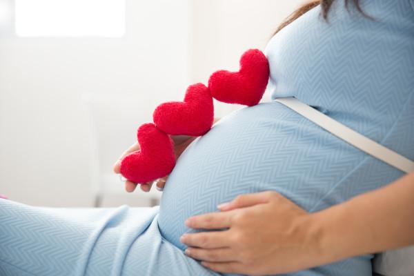 怀孕期间长时间坐着对胎儿有什么影响，怀孕期间长期坐着对胎儿有没有影响（“一孕傻三年”真相到底如何）