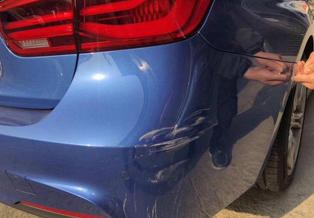全车喷漆多少钱，清漆价格是多少（15W左右的汽车被剐蹭）