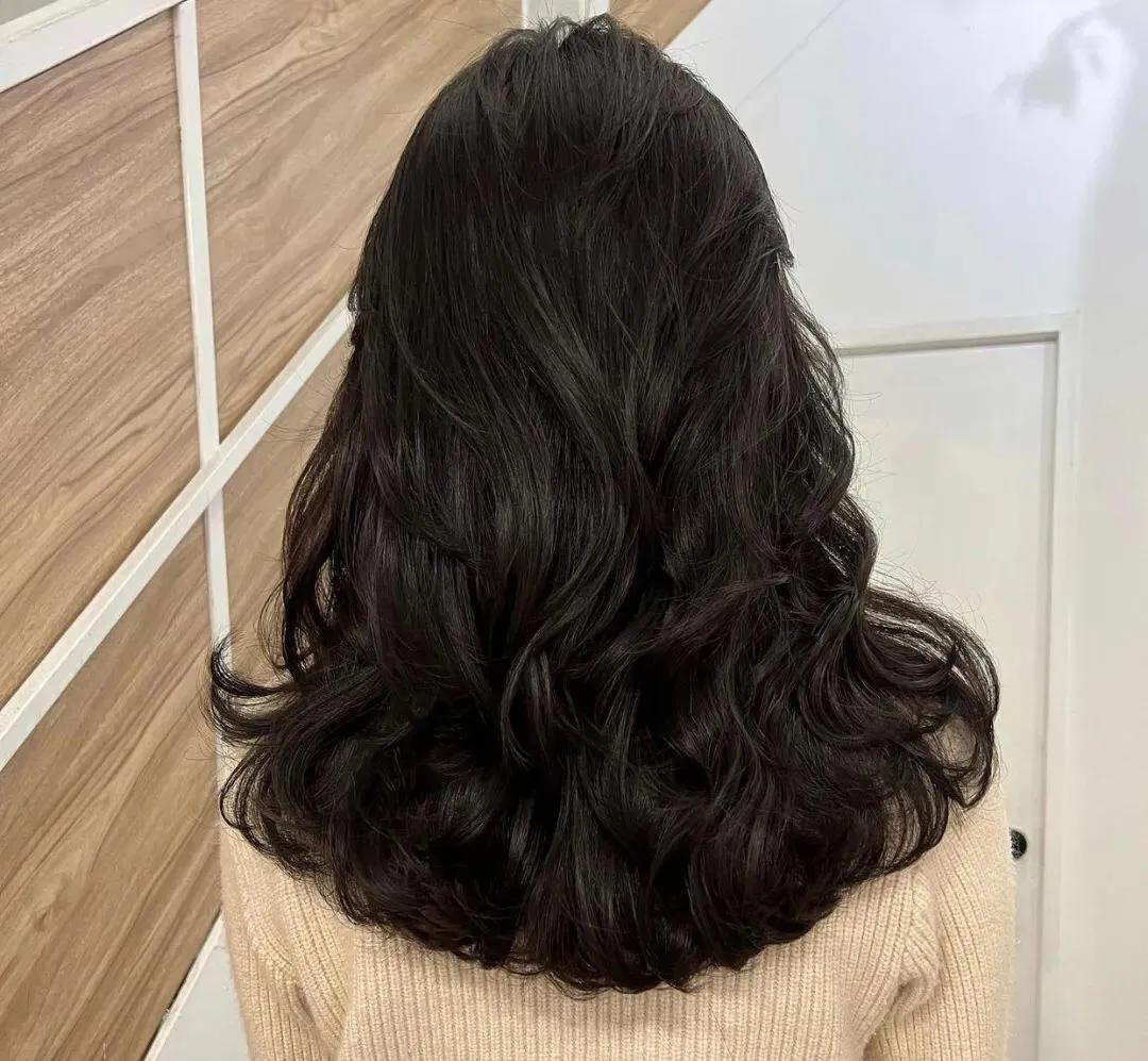 女士头发稀少适合剪哪种短发,适合头发稀少的发型