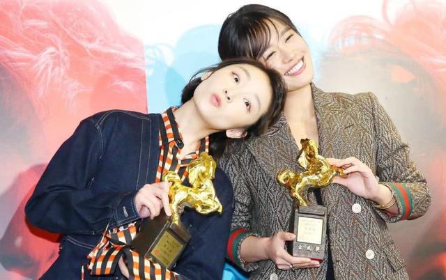 “取向成谜”周冬雨：曾当众内涵马思纯，后与王菲女儿关系引非议