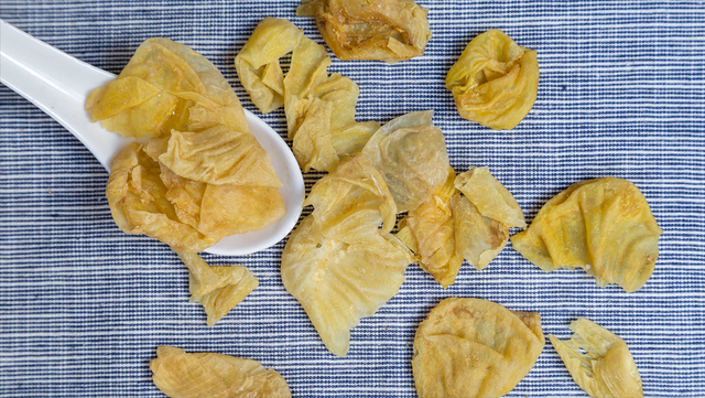 鸡内金片的功效与作用，鸡内金片的功效与作用和主治（每天吃鸡内金来消食健脾）