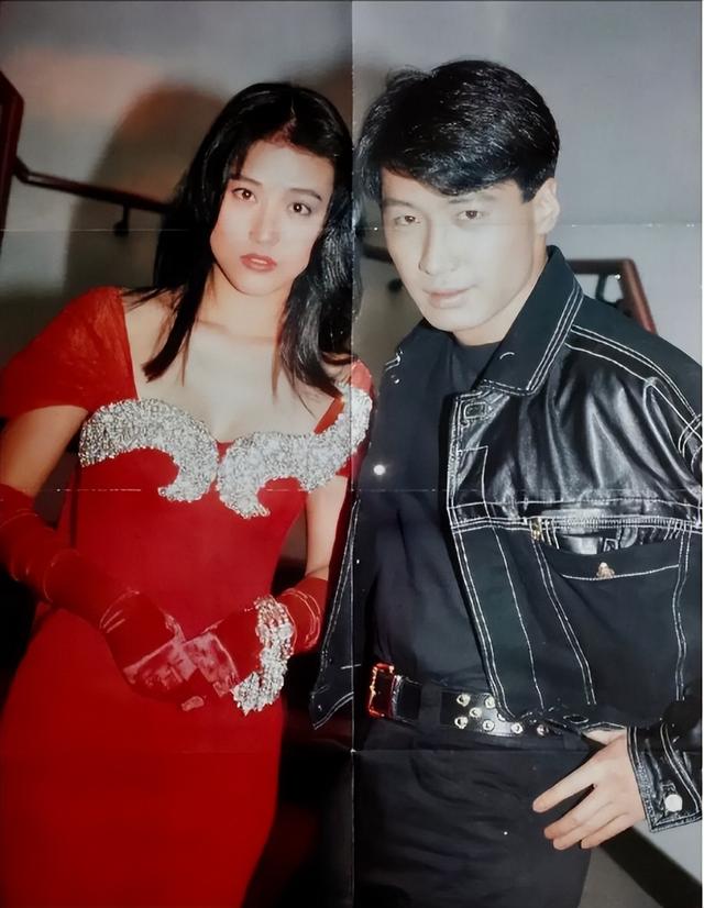 黎明女粉合照，流水的女神。盘点百搭天王黎明和美女们的合照。