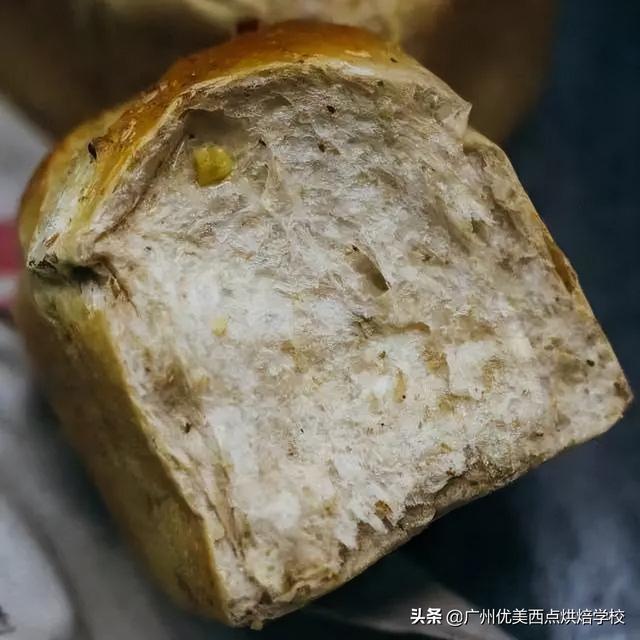 面粉冷藏还是冷冻保存，面粉冷藏好还是常温好（面粉过期4个月，还能吃吗）