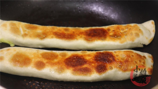 韭菜盒子怎么做，韭菜盒子的做法——韭菜盒子怎么做好吃（韭菜盒子这样做太绝了）