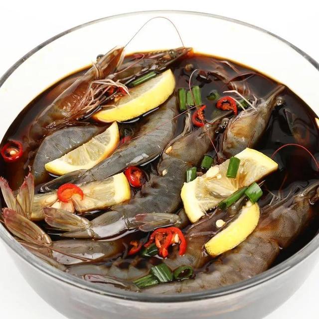 呛虾的做法和调料，生呛醉虾怎么做法（做饭简单是呛虾的特点）