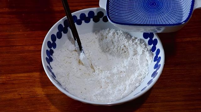 荠菜香菇羹怎么做，遇到路边这种野菜别手软