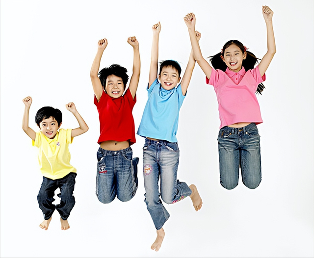 小孩玩的游戏有哪些，适合小孩玩的游戏有哪些（15个简单易做的游戏）