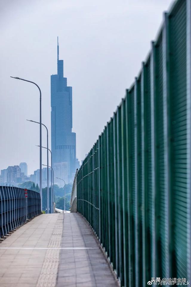 南京第一高楼紫峰大厦摄影作品，紫峰大厦五处超高出片拍照地