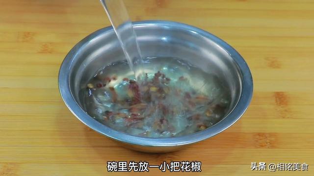 羊肉饺子馅怎么调好吃，纯羊肉水饺如何调馅好吃（记住2放3不放技巧）